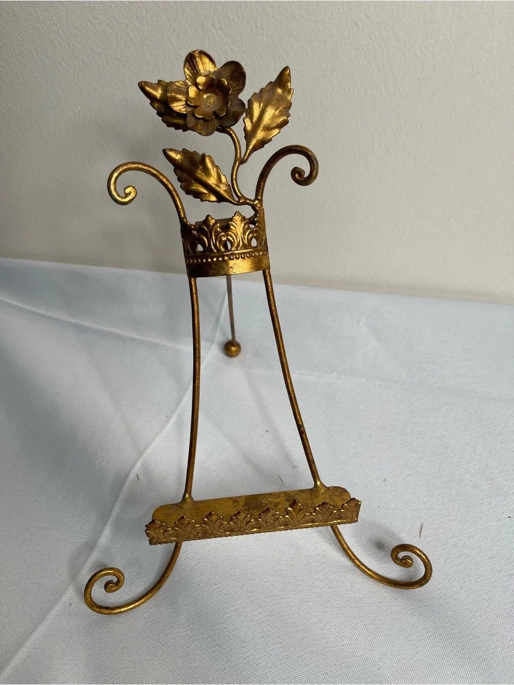 Vintage Italian gold gilt tole easel Gold Floral Metal Display Easel - E